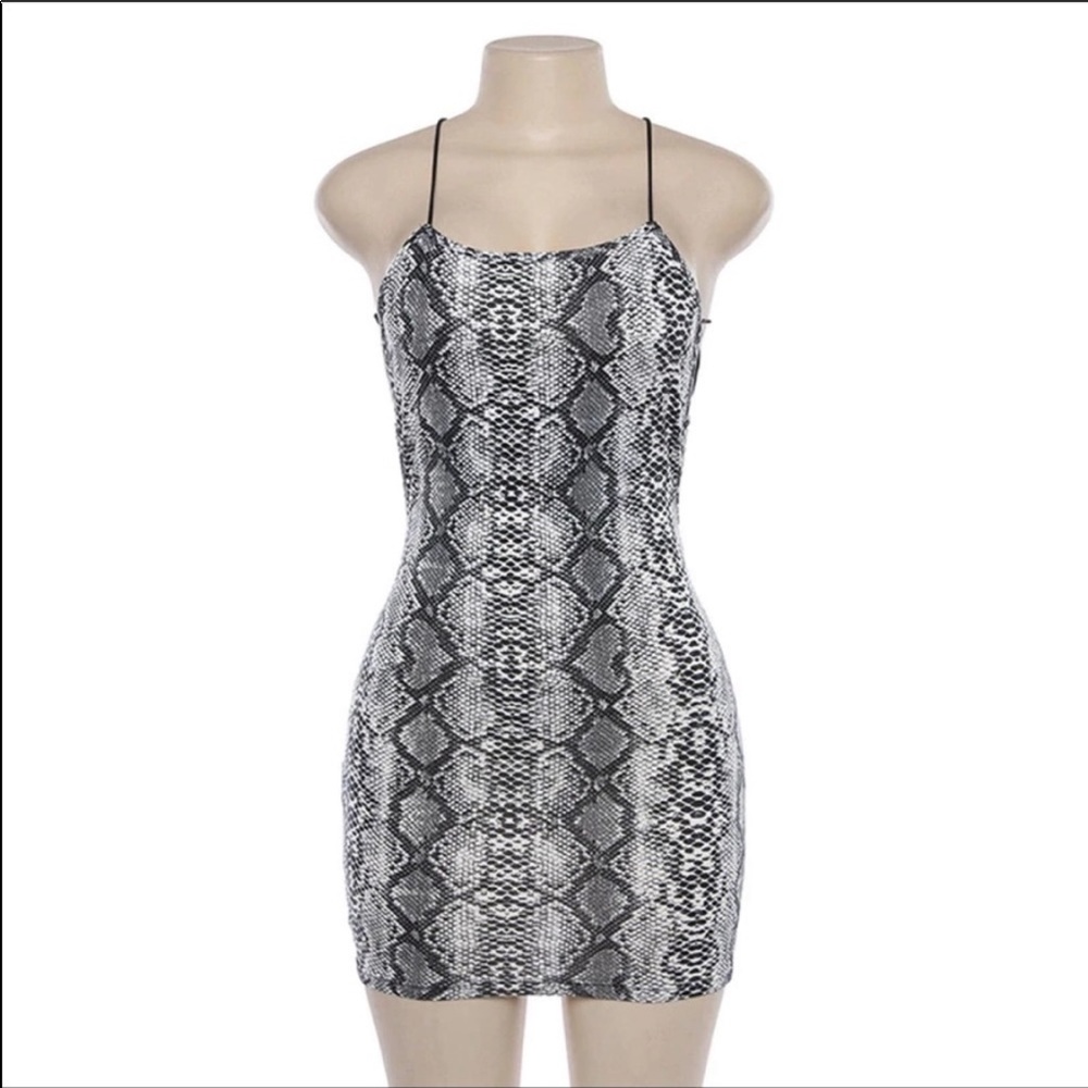 Strappy mini dress - Picture 4 of 8